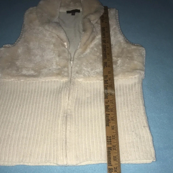 GLO jeans faux fur and knit zip up sleeveless vest cream colored Y2K size L - Picture 7 of 7